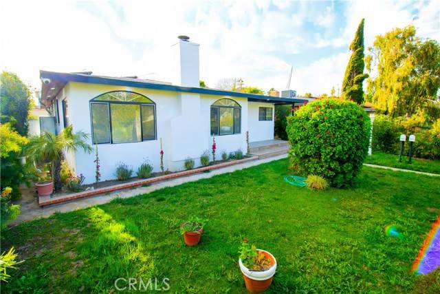 Reseda (los Angeles), CA 91335,6927 Lindley Avenue