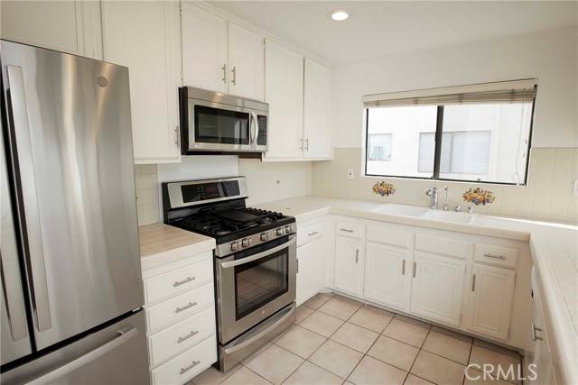 Woodland Hills (los Angeles), CA 91367,6121 Shoup Avenue #10
