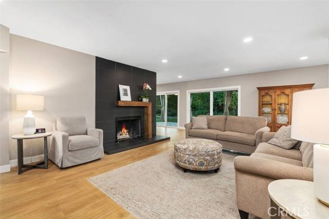 Woodland Hills (los Angeles), CA 91367,6207 Capistrano Avenue