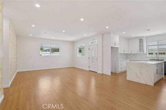 Northridge (los Angeles), CA 91325,17148 Stare Street