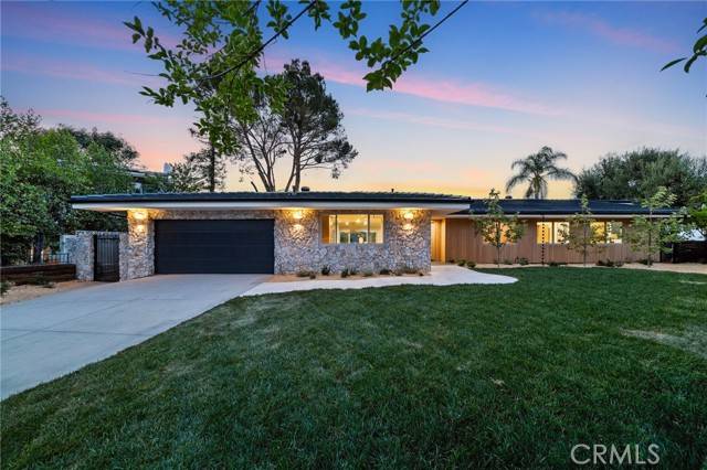Woodland Hills (los Angeles), CA 91367,24153 Califa Street