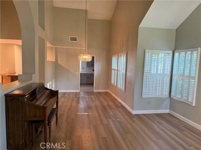 Northridge (los Angeles), CA 91343,16858 Labrador Street