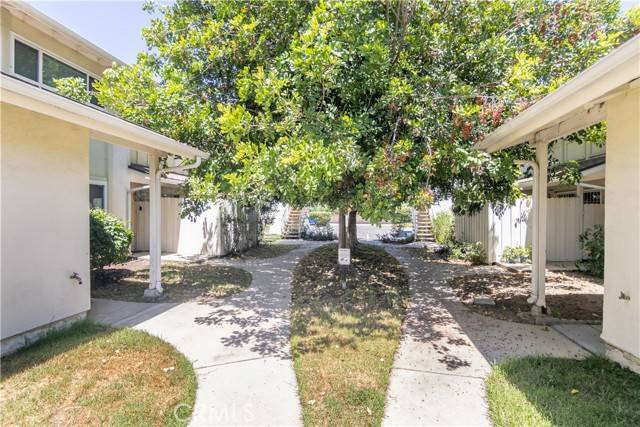 Northridge (los Angeles), CA 91343,16755 Parthenia Street #5