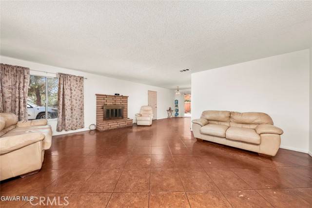 Lancaster, CA 93535,16173 Newmont Avenue