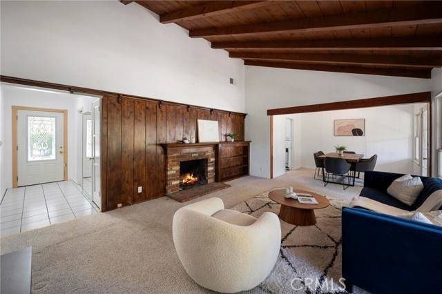 Van Nuys (los Angeles), CA 91406,6820 Encino Avenue