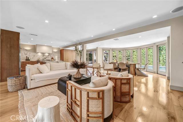 Encino (los Angeles), CA 91436,4060 Harclare Lane