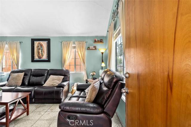 South Gate, CA 90280,8464 San Miguel Avenue
