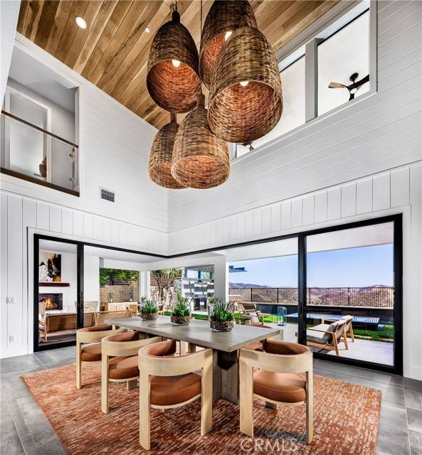 Valencia (santa Clarita), CA 91354,29900 N Camino Los Robles