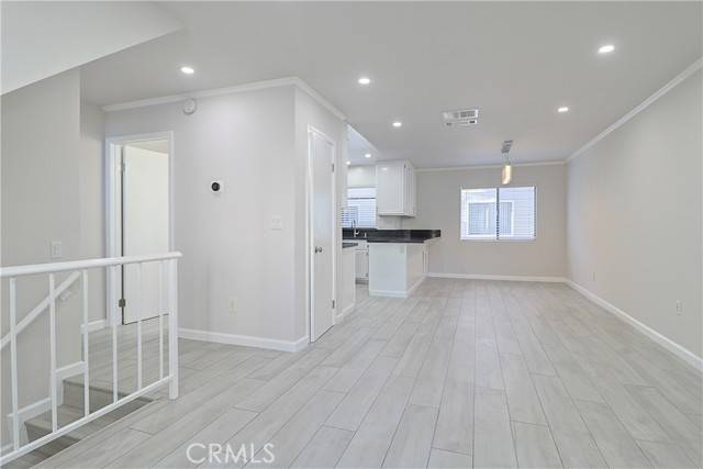 North Hills (los Angeles), CA 91343,8338 Woodley Pl #13