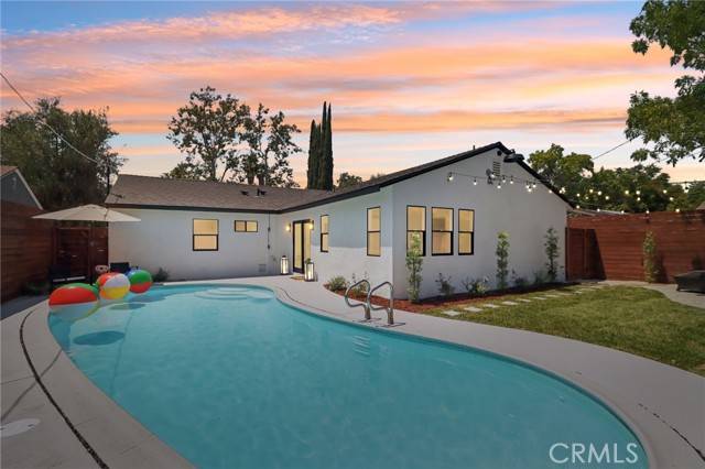 Tarzana (los Angeles), CA 91356,18257 Palora Street