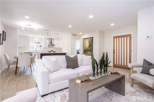 Winnetka (los Angeles), CA 91306,20341 Schoenborn Street