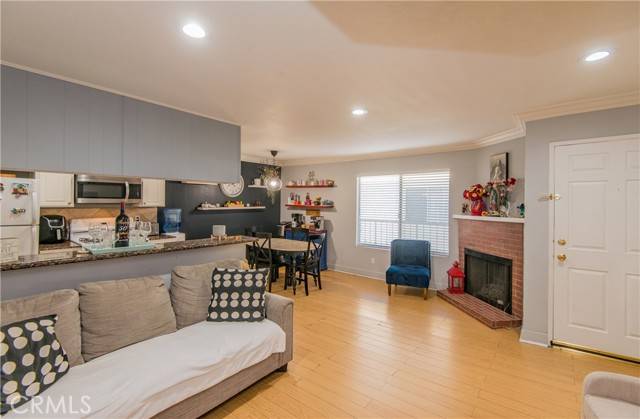 Los Angeles, CA 91406,7045 Woodley Avenue #218