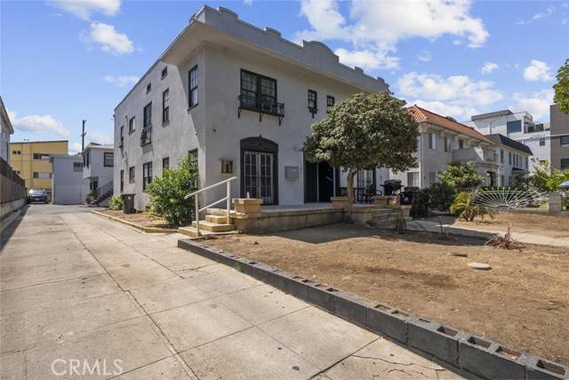 Los Angeles, CA 90004,525 N Kenmore Avenue