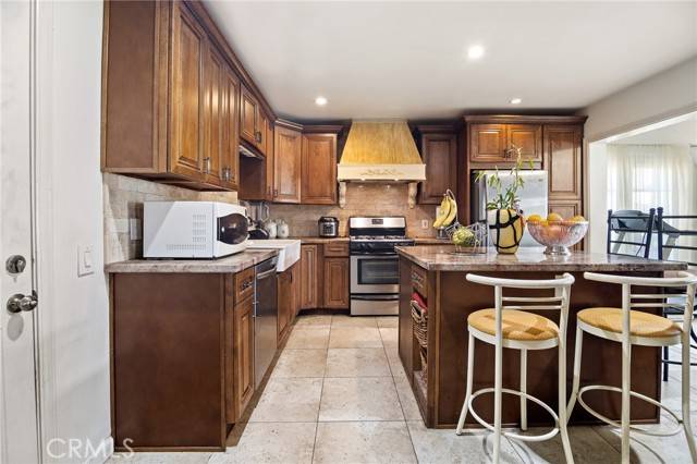 Newhall (santa Clarita), CA 91321,23900 Darbun Drive