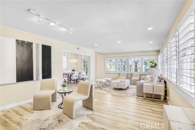 Woodland Hills (los Angeles), CA 91364,20300 Delita Drive