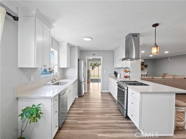 Simi Valley, CA 93065,896 Moffatt Circle