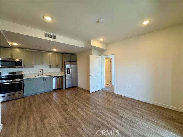 Los Angeles, CA 90006,1025 S Berendo Street