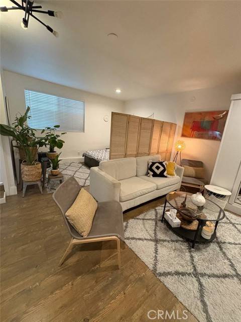 West Hills (los Angeles), CA 91307,22706 criswell st