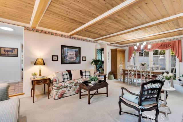 Woodland Hills (los Angeles), CA 91364,21230 Escondido Street