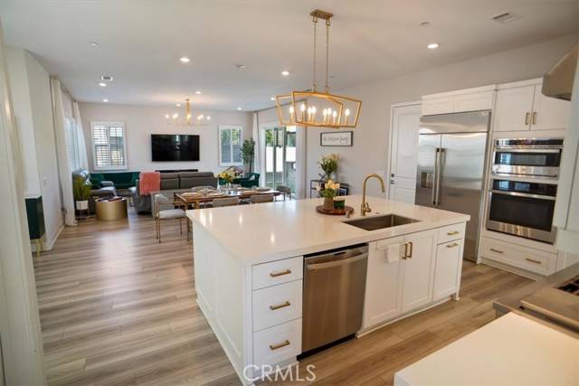 Valencia (santa Clarita), CA 91381,27004 Goldfields Court