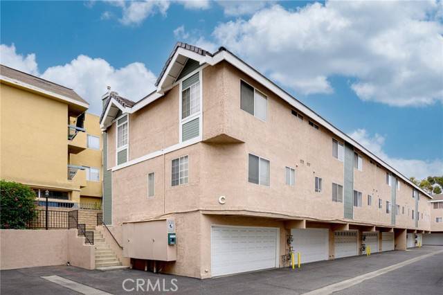 North Hills (los Angeles), CA 91343,8958 Burnet Avenue #C6