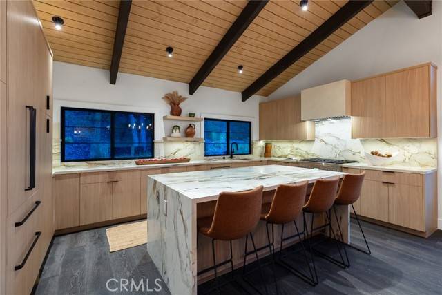 Woodland Hills (los Angeles), CA 91364,4885 Winnetka Avenue