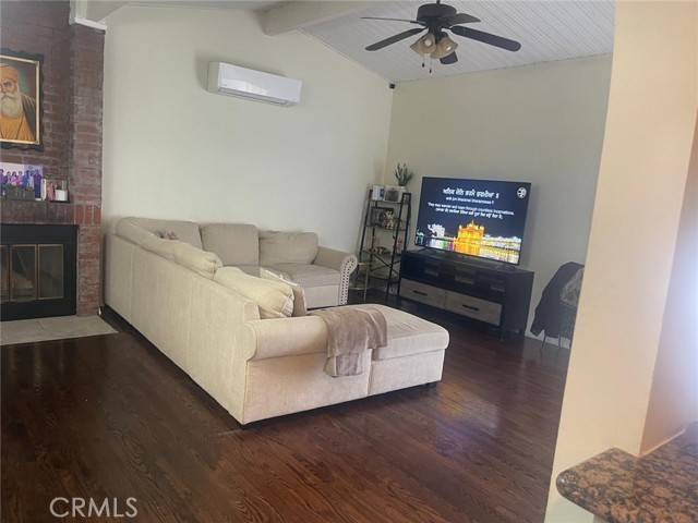 Reseda (los Angeles), CA 91335,19331 Ingomar Street