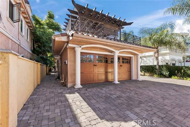 Sherman Oaks, CA 91403,15014 Valleyheart Drive