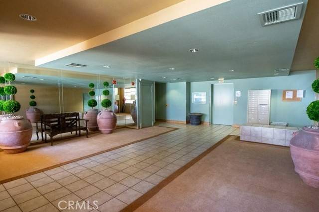 Valley Village, CA 91607,12355 Chandler Boulevard #202