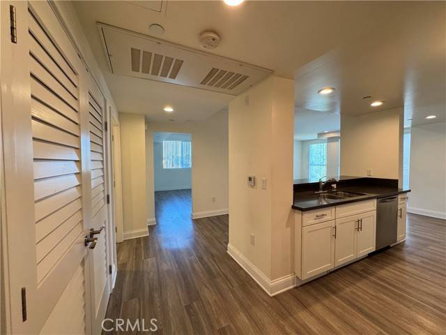 Sherman Oaks, CA 91411,14934 Burbank Boulevard #302