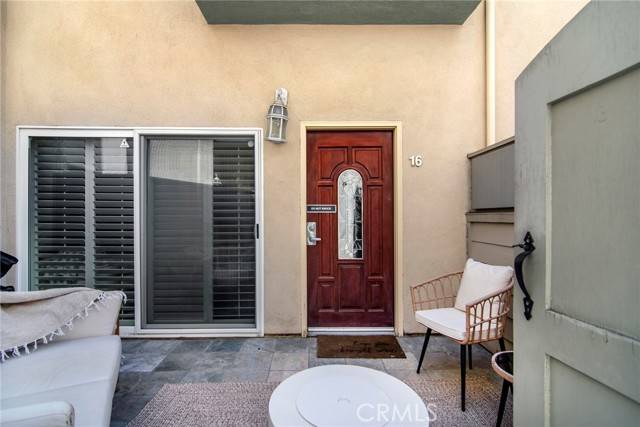 Sherman Oaks, CA 91401,13360 Burbank Boulevard #16
