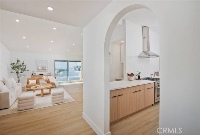 Northridge (los Angeles), CA 91343,9355 Ruffner Avenue