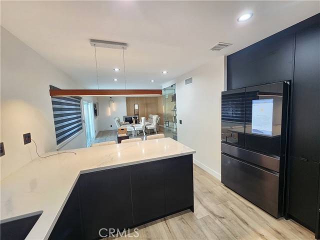 Granada Hills (los Angeles), CA 91344,13367 Golden Valley Lane