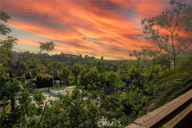 Studio City (los Angeles), CA 91604,3951 Sunswept Drive