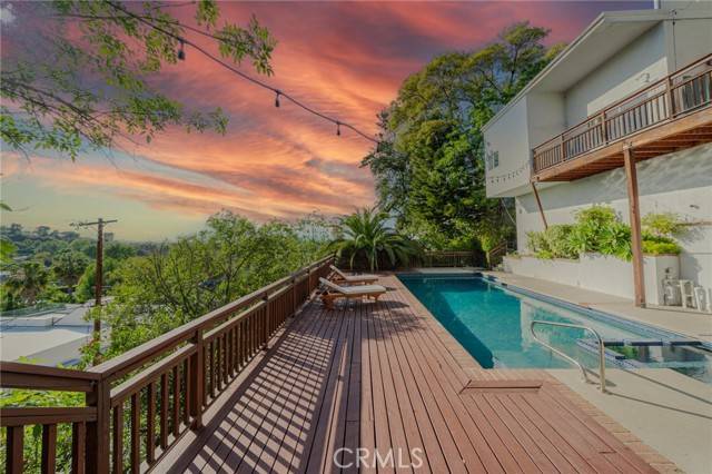 Studio City (los Angeles), CA 91604,3951 Sunswept Drive