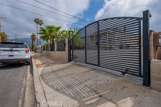 Sunland (los Angeles), CA 91040,10404 Jardine Avenue