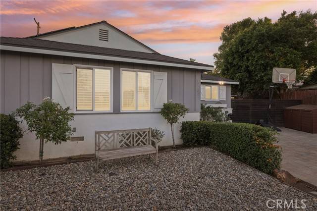 Los Angeles, CA 91406,17232 Elkwood Street