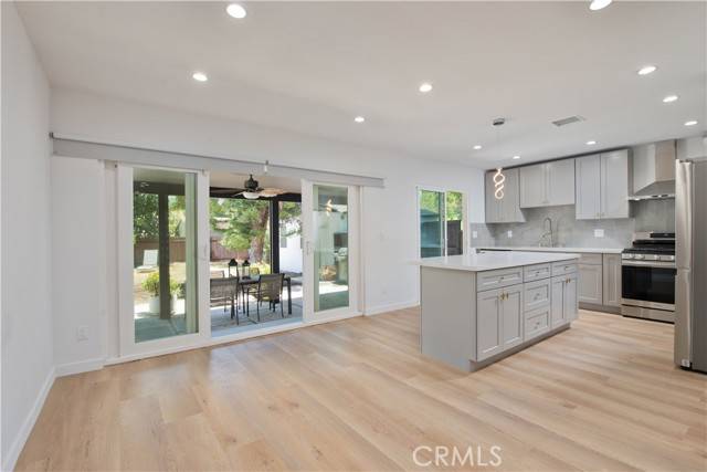 Van Nuys (los Angeles), CA 91405,6644 Lemona Avenue