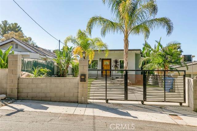 Tujunga (los Angeles), CA 91042,10917 Tujunga Canyon Boulevard