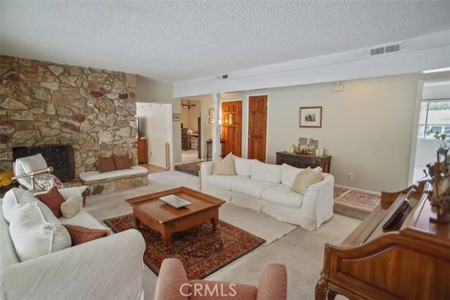 Thousand Oaks, CA 91360,615 Camino Verde