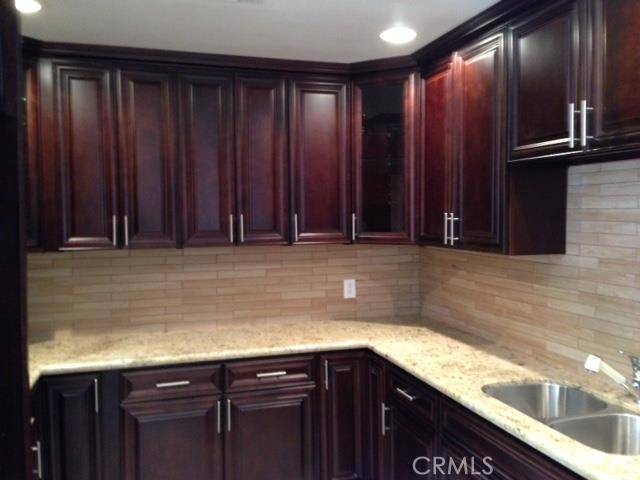 Tarzana (los Angeles), CA 91335,19224 Sylvan Street