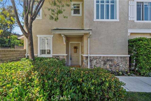 Valencia (santa Clarita), CA 91354,28330 Medlar Drive