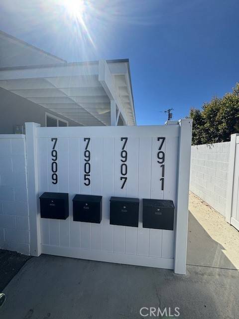 Los Angeles, CA 91406,7909 Aldea Avenue