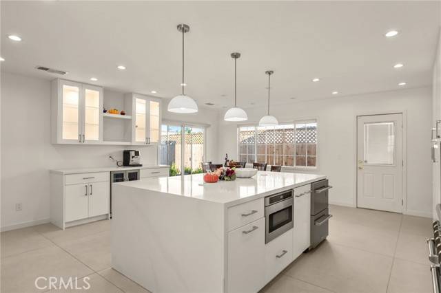 Canoga Park (los Angeles), CA 91304,7741 Variel