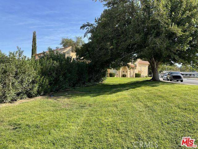 Lancaster, CA 93535,43627 Stanridge