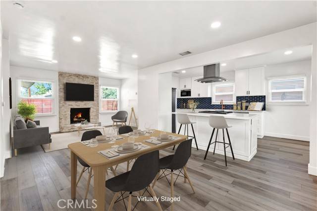 Los Angeles, CA 91406,7517 Louise Avenue