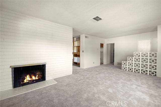 Northridge (los Angeles), CA 91324,19005 Liggett