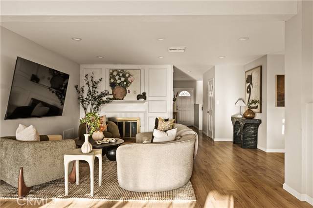 Burbank, CA 91504,1819 Richard Street