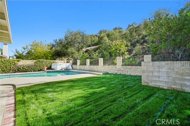 Agoura Hills, CA 91301,29392 Hillrise