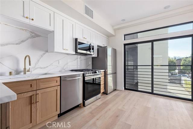 Los Angeles, CA 90016,5443 Blackwelder